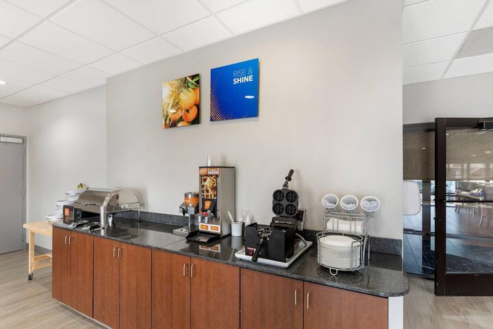 Comfort Inn Ballard-Roosevelt