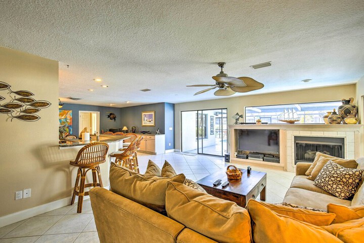 Tropical Apollo Beach House w / Pool & Dock!