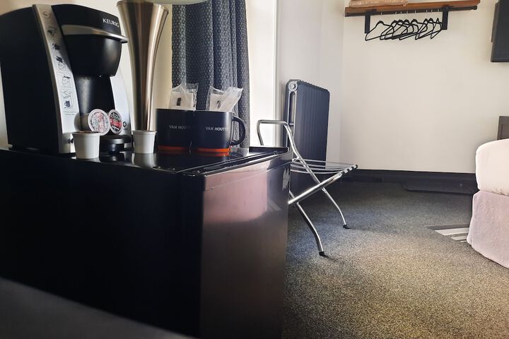 Room 36 of 62