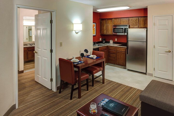 Room 32 of 47