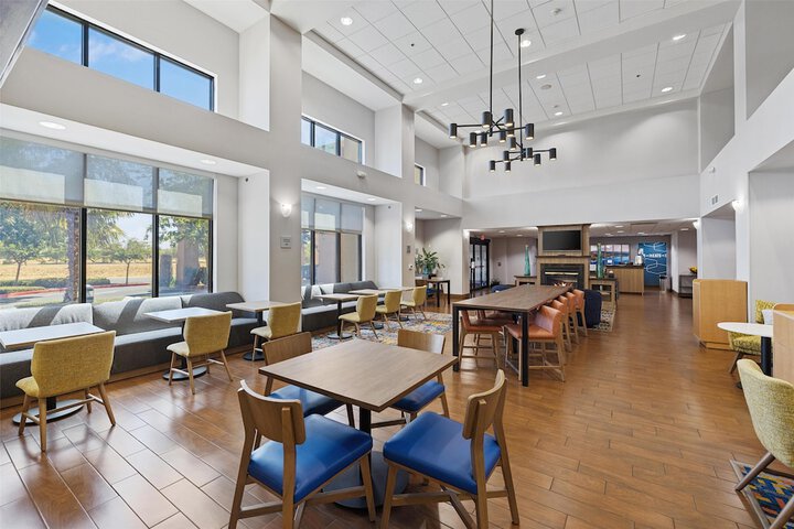 Hampton Inn & Suites Madera