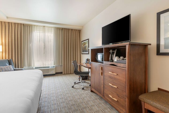 Best Western Premier Boulder Falls Inn