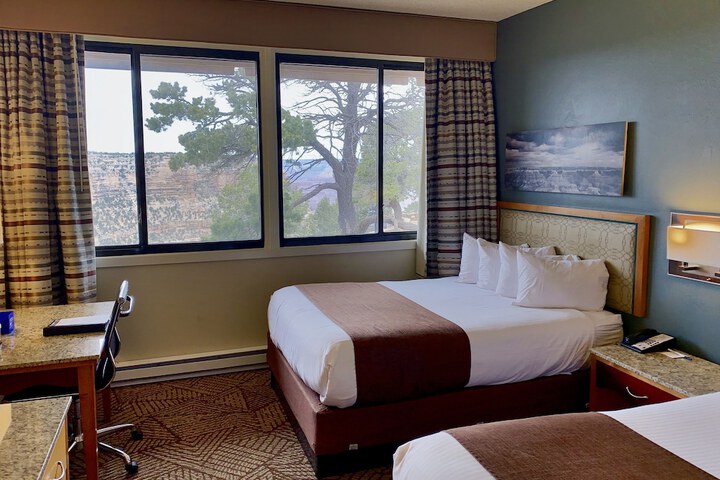 Kachina Lodge - Inside the Park