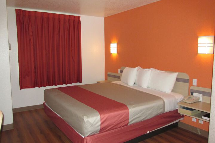 Room 18 of 40