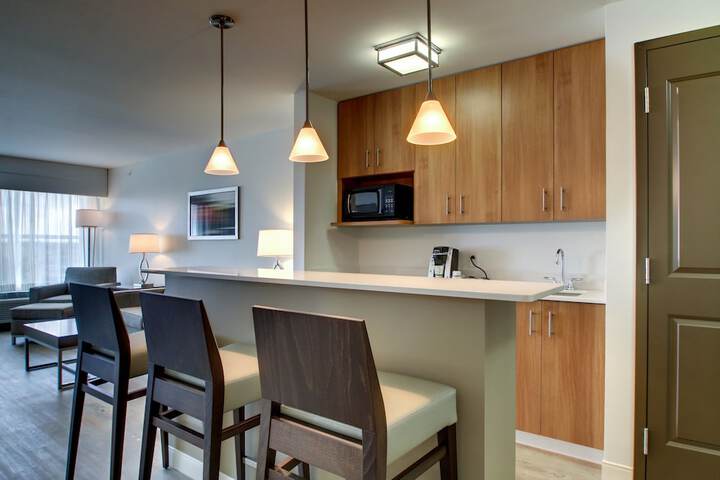 Holiday Inn & Suites Peoria at Grand Prairie by IHG