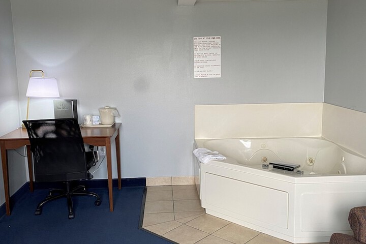 AmericInn by Wyndham Webster City