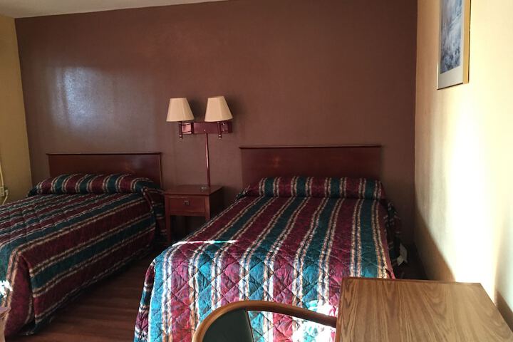Room 13 of 18