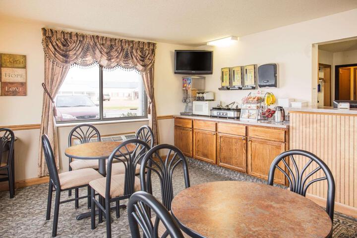 Super 8 by Wyndham Prairie Du Chien