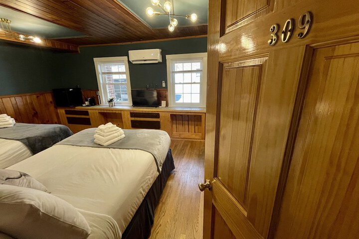 Room 70 of 156