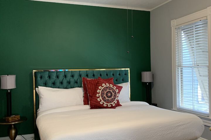 Peace & Plenty Inn Bed & Breakfast