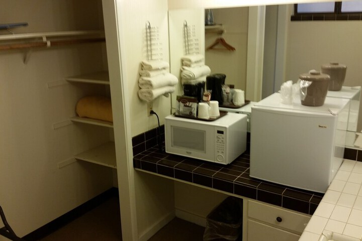 Room 31 of 176