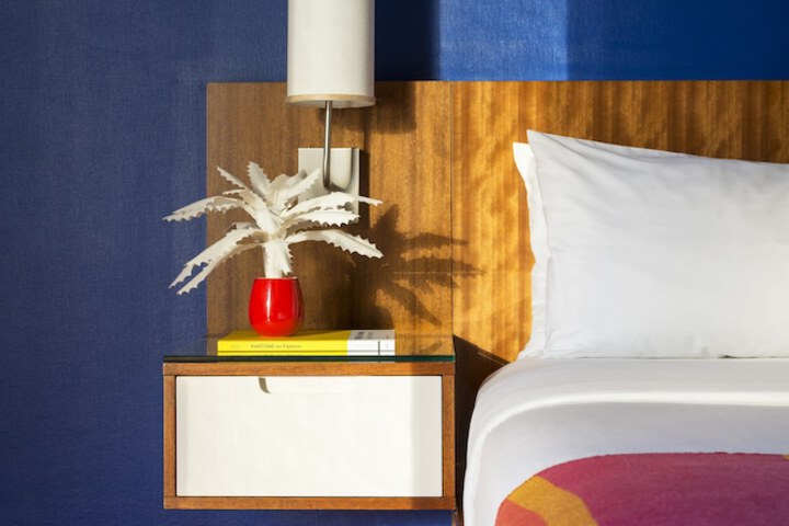 Room 17 of 34