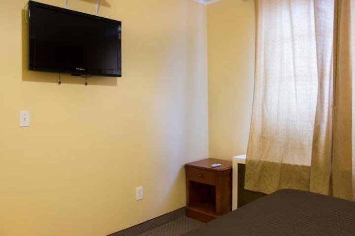 Room 33 of 36