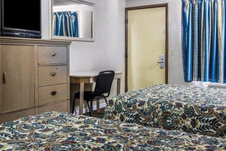 Room 15 of 21