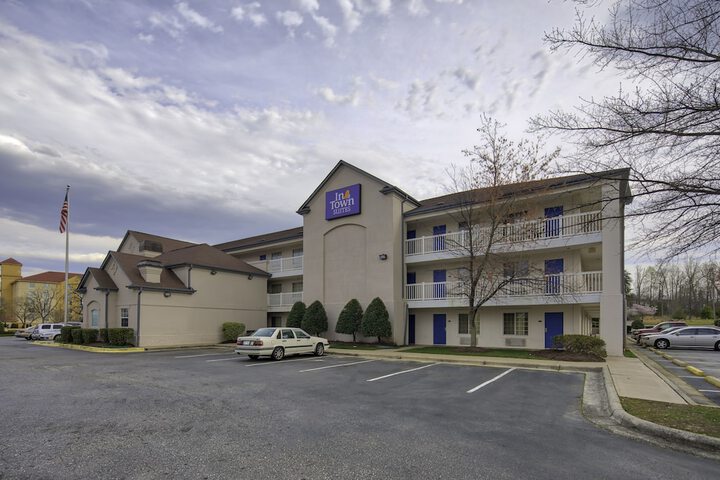 InTown Suites Extended Stay Greensboro NC - Lanada Rd