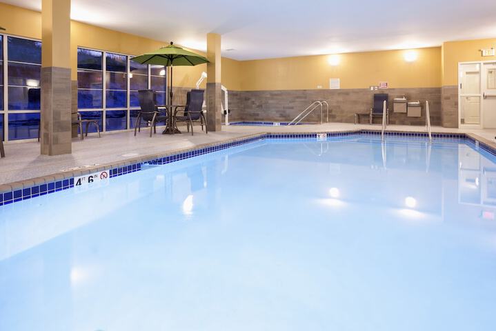GrandStay Cannon Falls