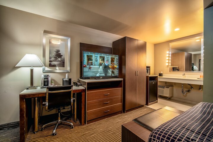 Room 12 of 37