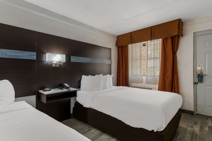 Room 13 of 39