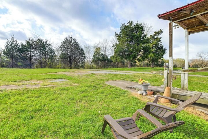 Serene Mcewen Cottage 2 Mi to Golf Course!