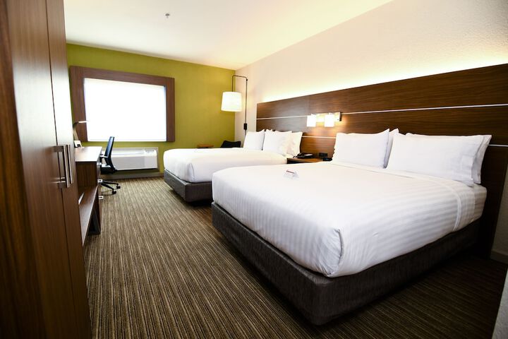 Room 105 of 126