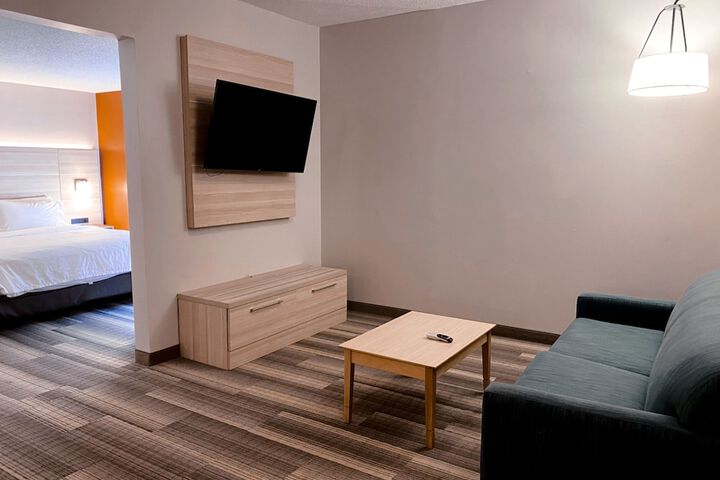 Holiday Inn Express Hotel & Suites Logansport by IHG