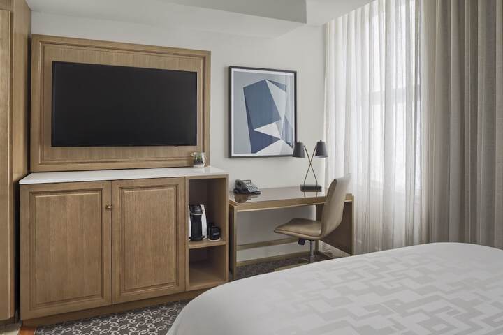 Room 18 of 64