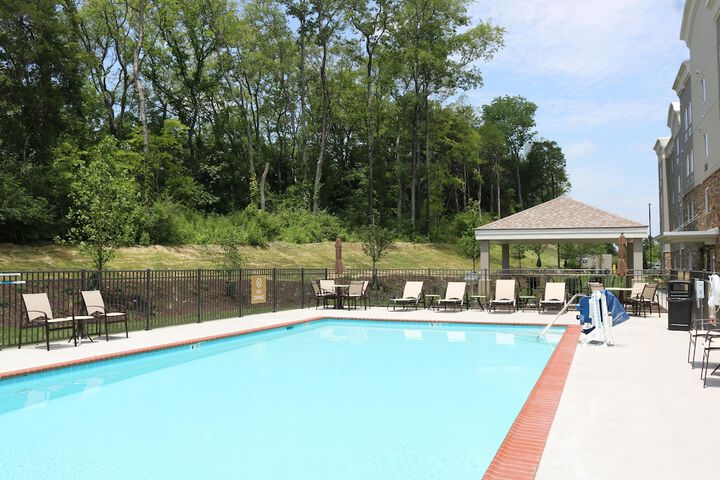 Pool 9 of 25