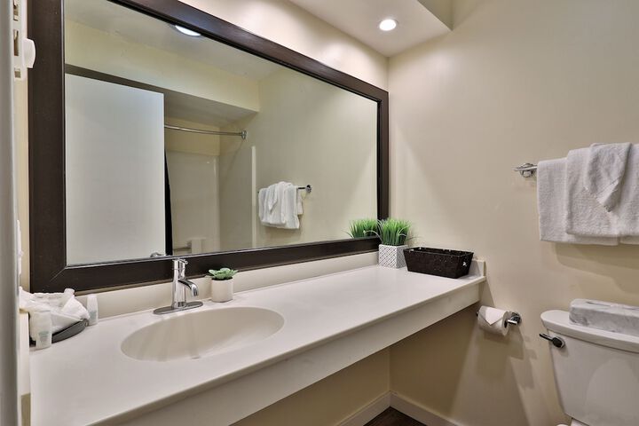 Room 75 of 213