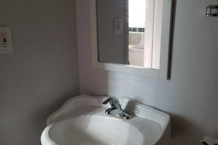 Room 17 of 28