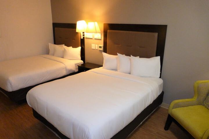Room 10 of 16