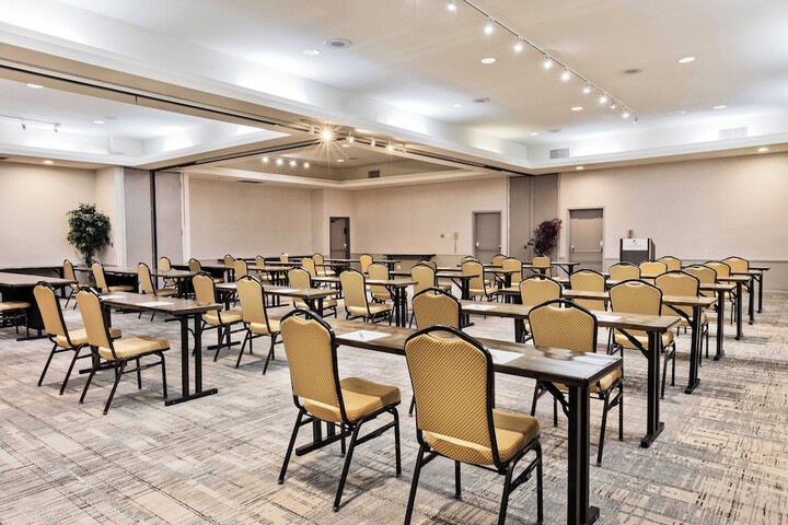 Four Points by Sheraton Ventura Harbor Resort