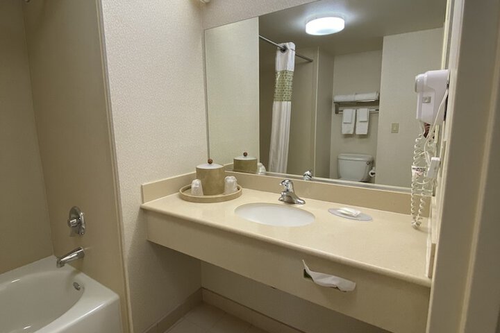 Room 10 of 22
