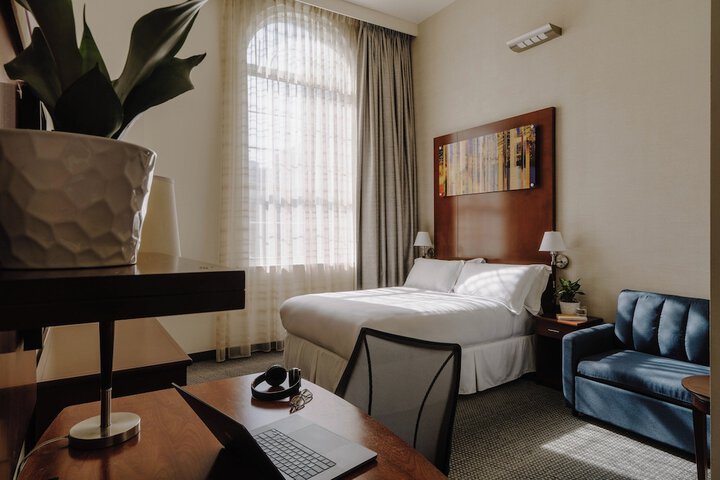 Room 31 of 38