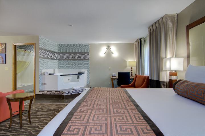 Westbridge Inn & Suites