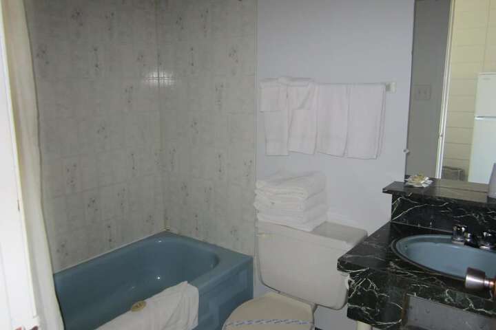 Room 12 of 18