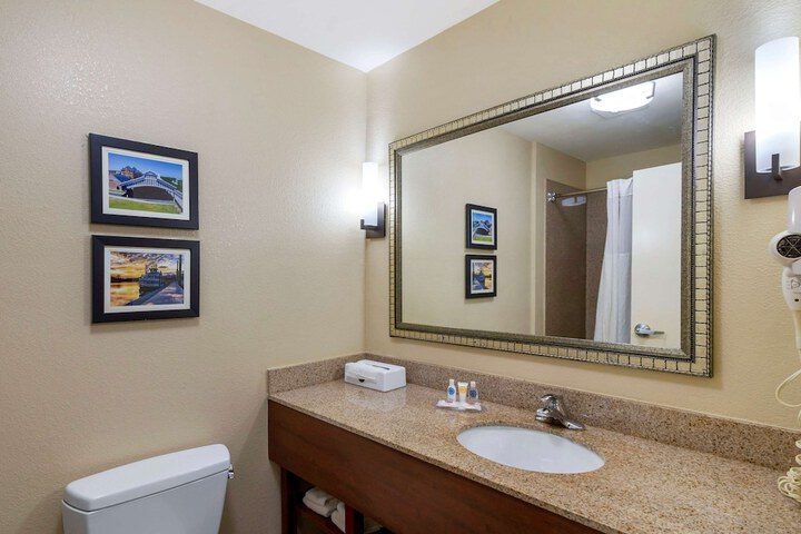 Room 40 of 52