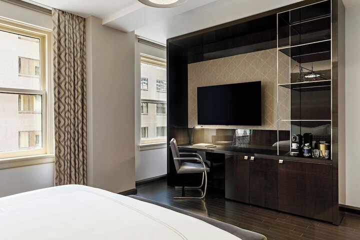 Room 37 of 43