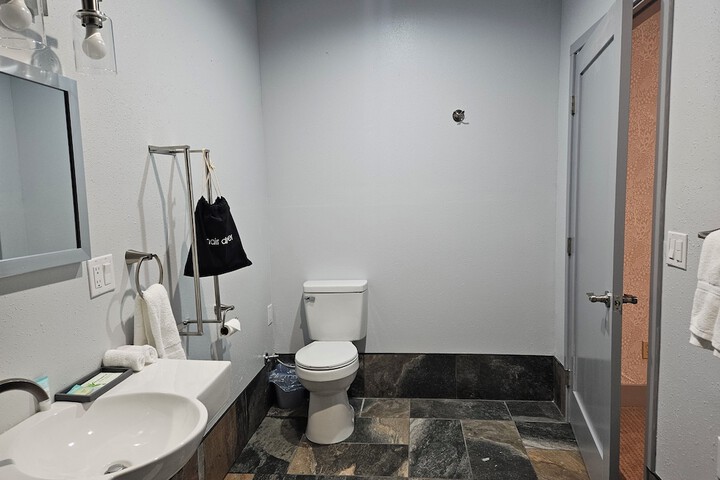 Room 16 of 26