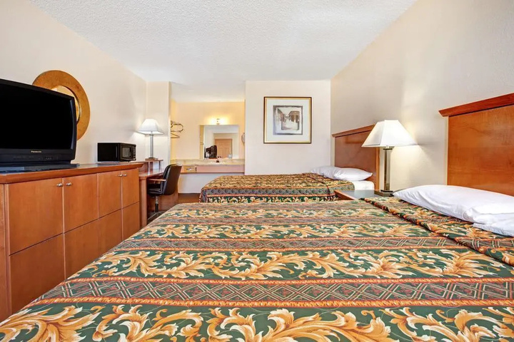 KNIGHTS INN ANADARKO