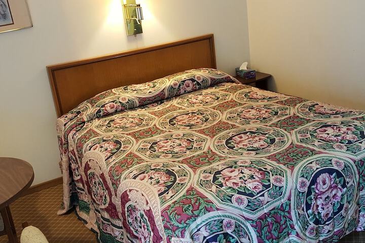 Room 25 of 43