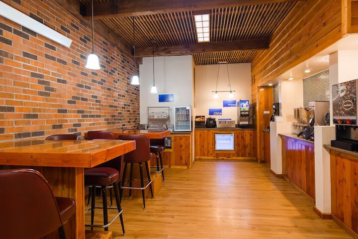 Sturgis Lodge & Suites Travelodge by Wyndham
