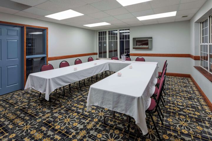 GrandStay Hotel & Suites Hastings