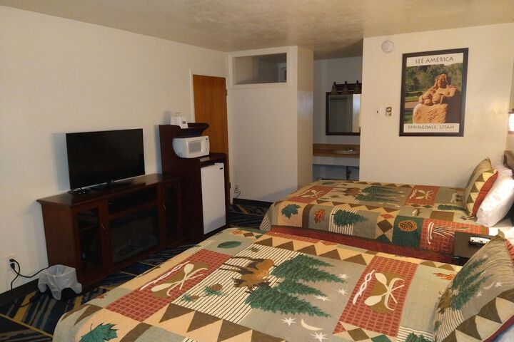 Room 12 of 27