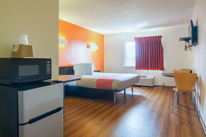 Room 30 of 40