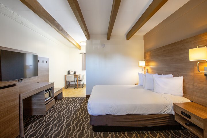 Room 30 of 46