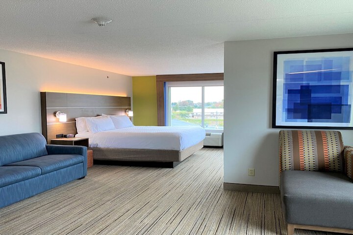 Holiday Inn Express & Suites Somerset Central by IHG