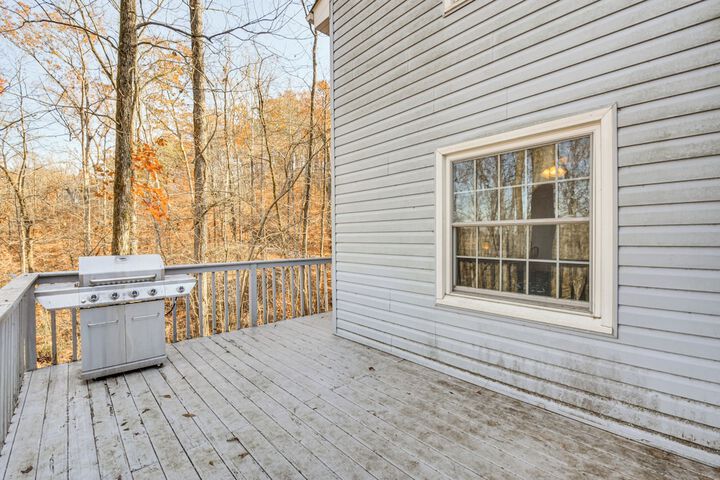 Lakefront Gem w / Games in Westminster!