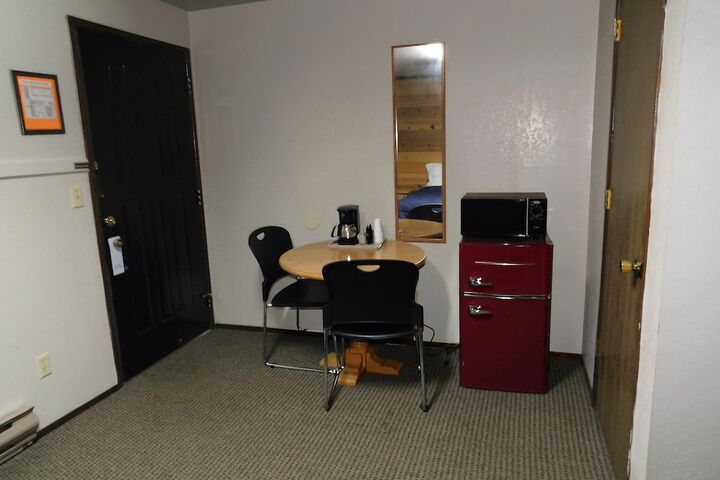 Room 30 of 33