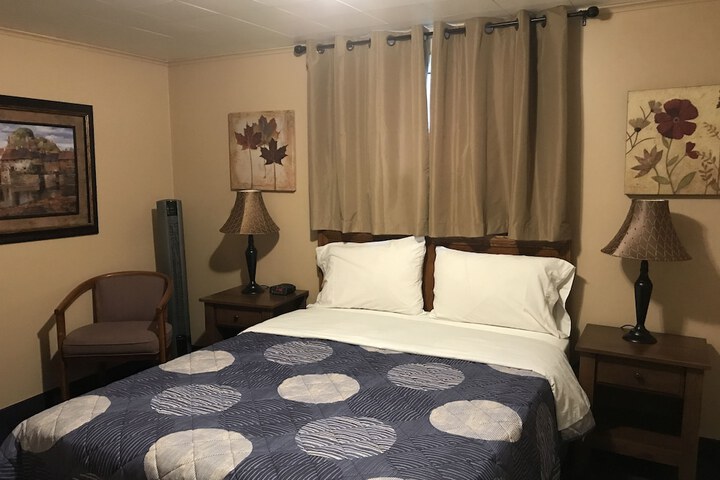 Room 21 of 32