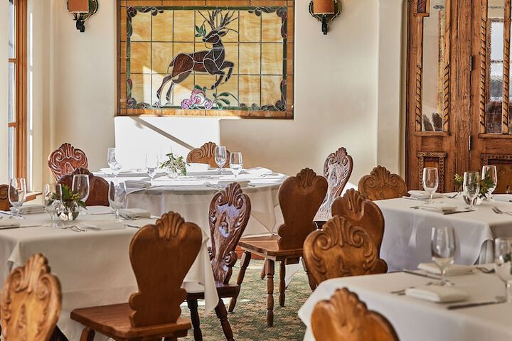 Dining 83 of 110
